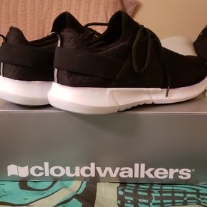 NWT Black Cloudwalker sneakera